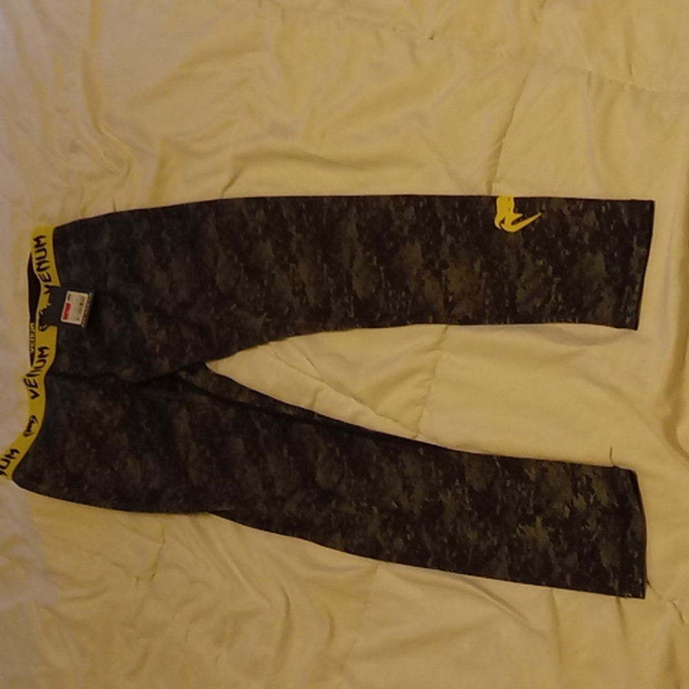 Venum Tramo Spats Large New with tags